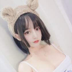 過(guò)期米線線喵 白色吊帶寫(xiě)真分享【32P-69M】