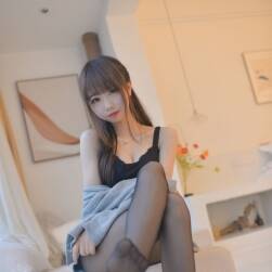 雪琪 2020新的 黑絲牛仔褲 網(wǎng)盤原圖分享