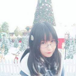 COS美女逐月su枸名套圖